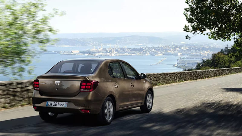 Véhicule Dacia Logan disponible avec option au garage DV Automobiles en Vendée