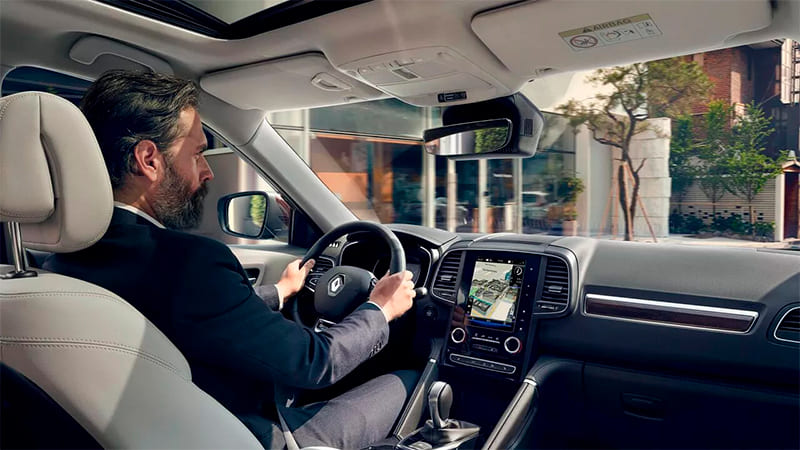 Véhicule Renault Koleos design puissant dans le garage DV Automobiles en Vendée