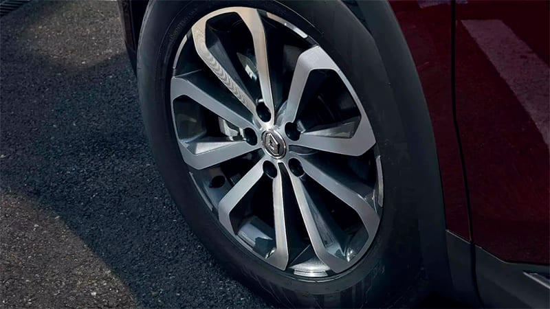 Véhicule Renault Koleos équipé pour tous les terrains dans le garage DV Automobiles en Vendée
