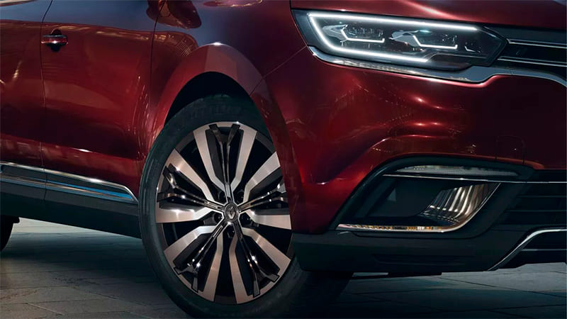 Véhicule Renault Nouvel Espace disponible dans le garage DV Automobiles en Vendée (85)