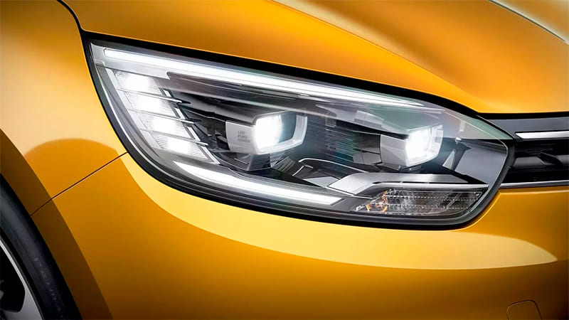 Véhicule Renault Scenic feux led disponible dans le garage DV Automobiles en Vendée