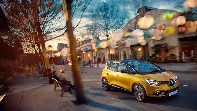 Véhicule Renault Scenic disponible dans le garage DV Automobiles en Vendée (85)