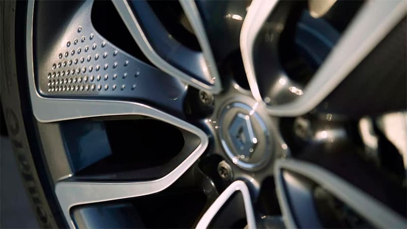 Véhicule Renault Talisman design dans le garage DV Automobiles en Vendée