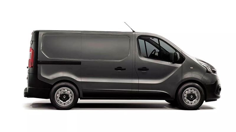 Véhicule Renault Trafic Combi design et pratique dans le garage DV Automobiles en Vendée